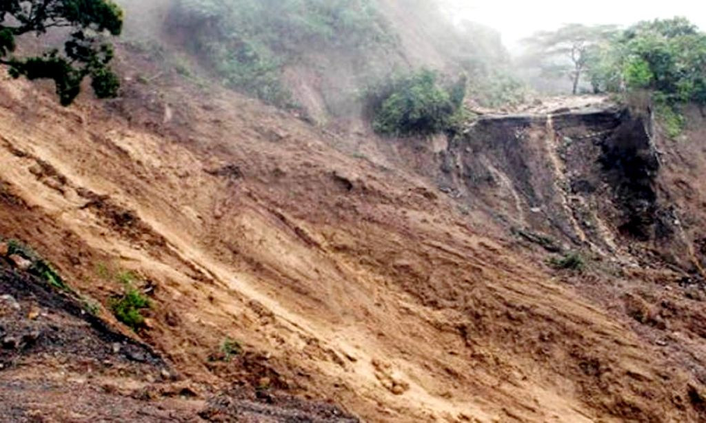 काठमाडौंमा पहिरोमा पुरिएर एक जनाको मृत्यु 