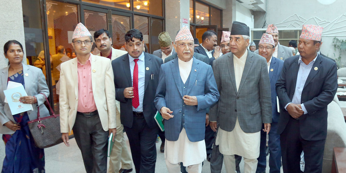 ओलीलाई प्रधानमन्त्री बनाउने प्रस्ताव लिएर एमाले–कांग्रेस शितल निवास जाँदै 