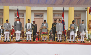 ओलीले लिए प्रधानमन्त्रीको शपथ 