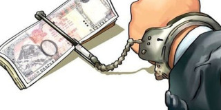 स्रोत नखुलेको नगद सहित दुई जना पक्राउ