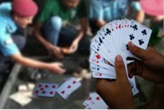 जुवातास खेलिरहेको अवस्थामा ९ जना पक्राउ