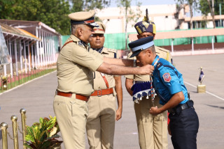 आइपिएस तालिममा सहभागी प्रहरी निरीक्षक सनम मल्ल पुरस्कृत