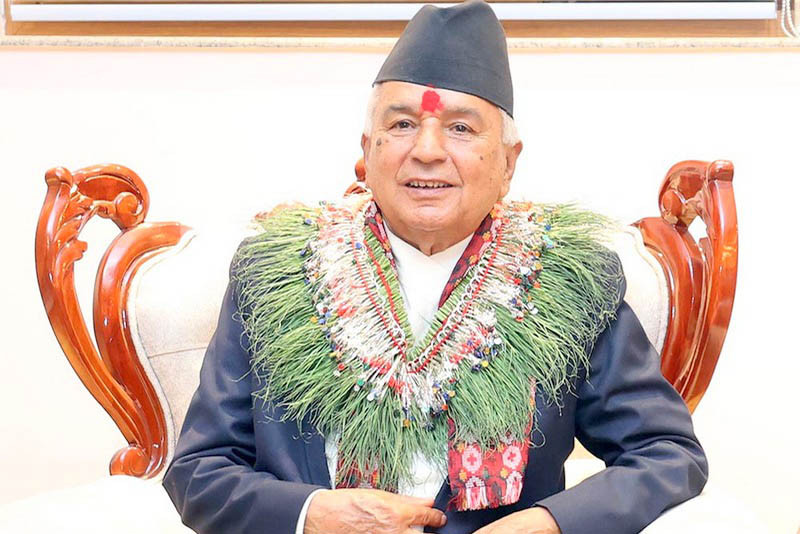 राष्ट्रपतिले सर्वसाधारणलाई दशैंको टीका लगाईदिने
