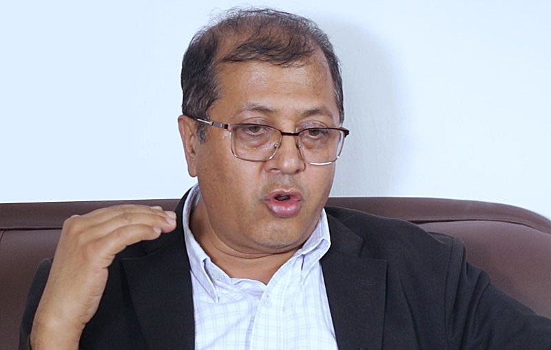 पूर्वनिर्धारित कार्यक्रम नै छोडेर एमाले नेता राजन भट्टराई उडे कम्बोडिया