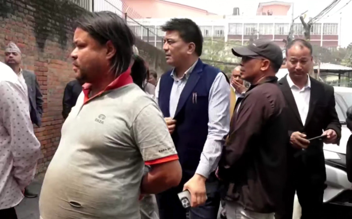 गुरागाईलाई रोक्ने नगर प्रहरीलाई कार्यपालिका बैठकबाट कारबाही गर्ने वडा अध्यक्षको धम्की