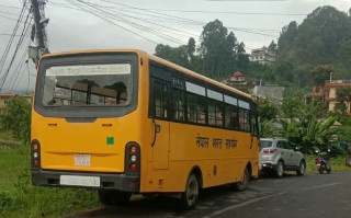 बाढीले त्रिशुली माविका सबै संरचना बगरमा परिणत भए, बाँकी रहेका २ बसमा पनि तोडफोड