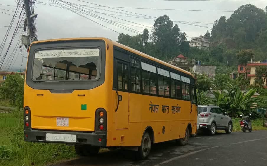 बाढीले त्रिशुली माविका सबै संरचना बगरमा परिणत भए, बाँकी रहेका २ बसमा पनि तोडफोड